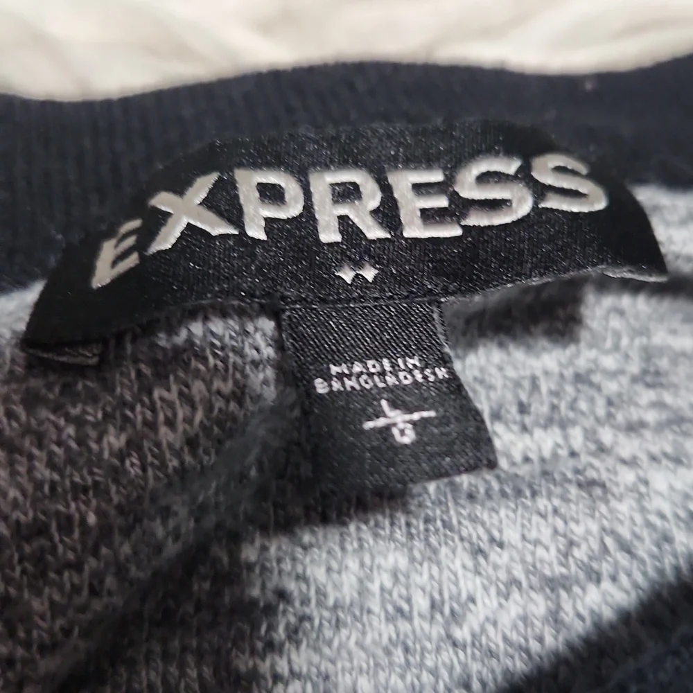 Express Mens Gray/black Henley Sweater- Large
